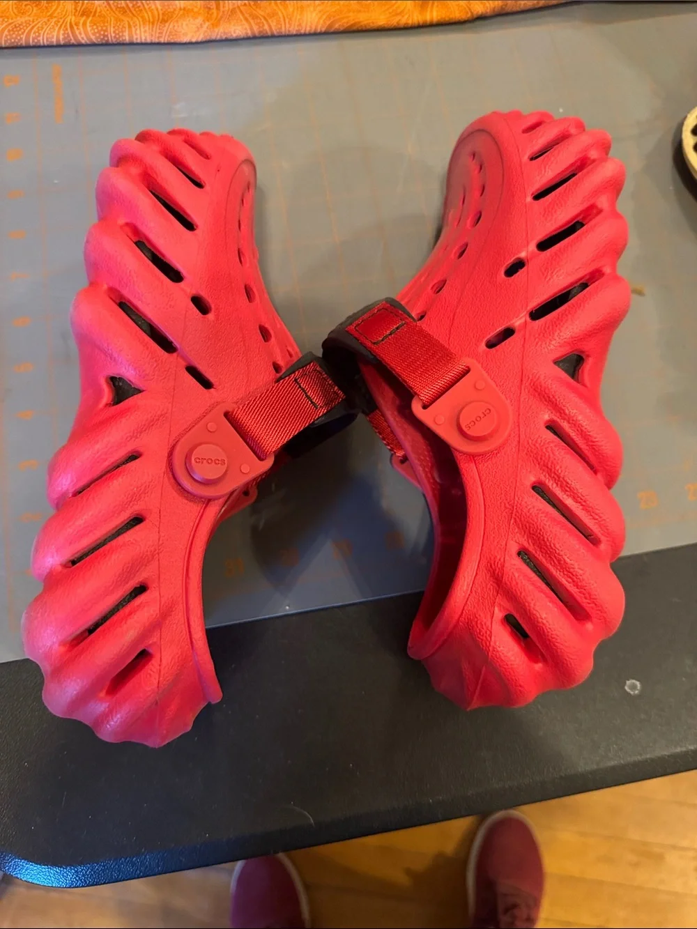 Crocs Echos Juniors Red Clogs